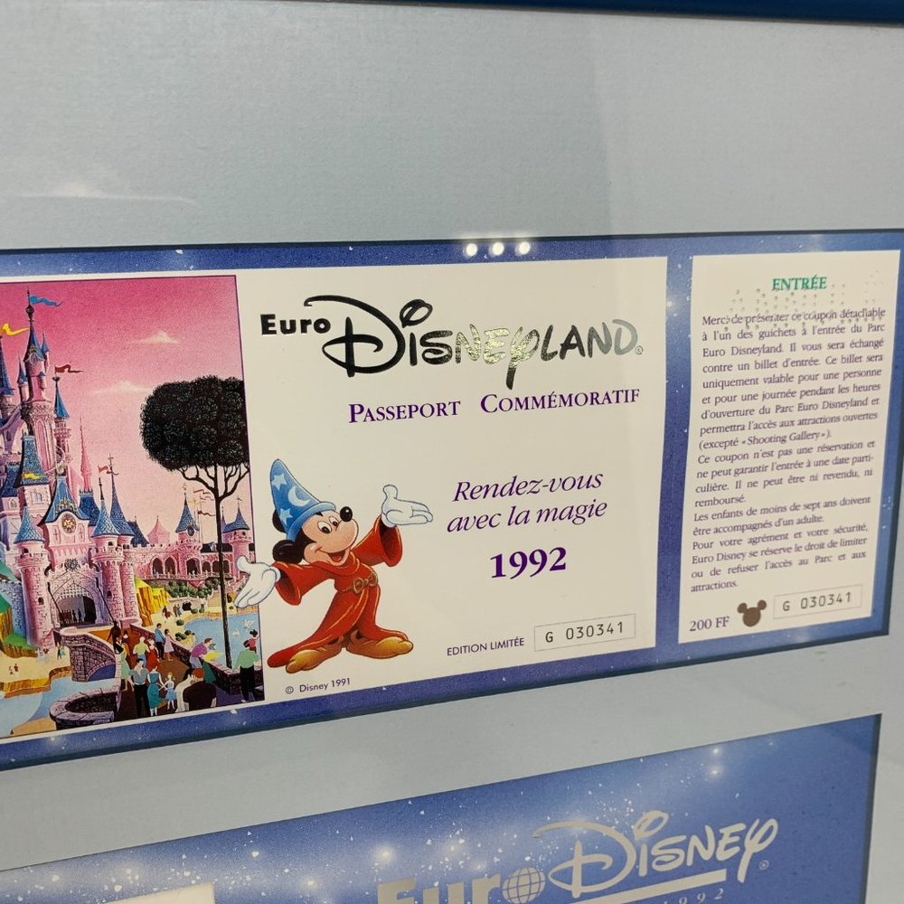 Euro Disney Theme Park Commemorative Passport 1992 - Picture 2 of 7
